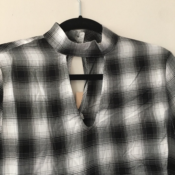 1 Left! Plaid Choker Neck Tunic Top - Picture 6 of 7
